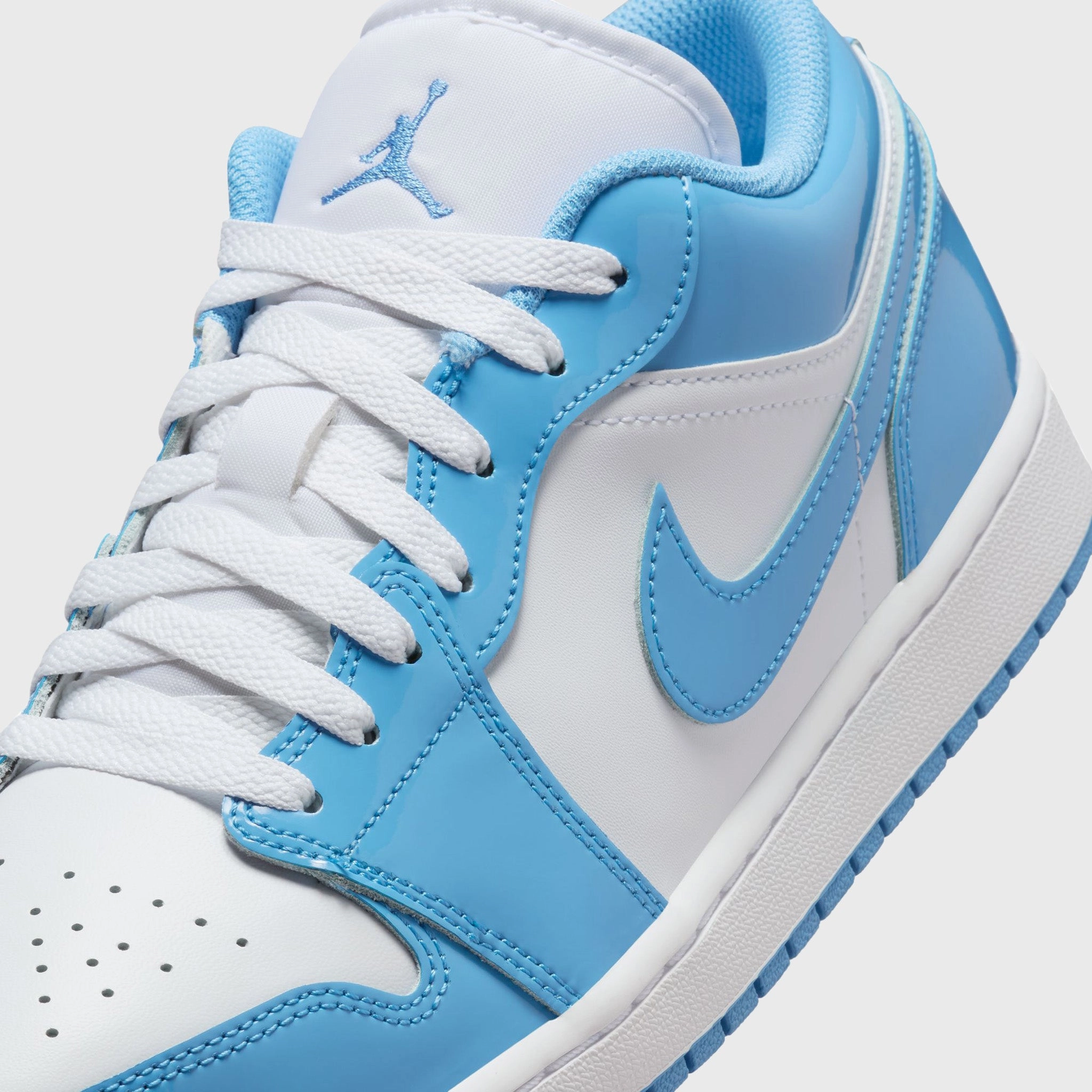 Jordan 1 Low SE White / Legend Blue