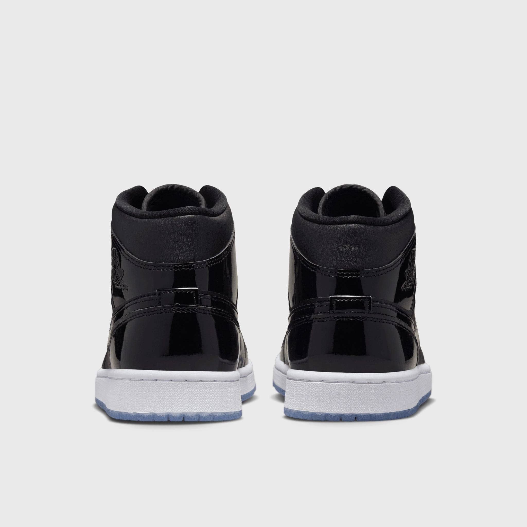 Jordan 1 Mid SE Black / Dark Concord - White
