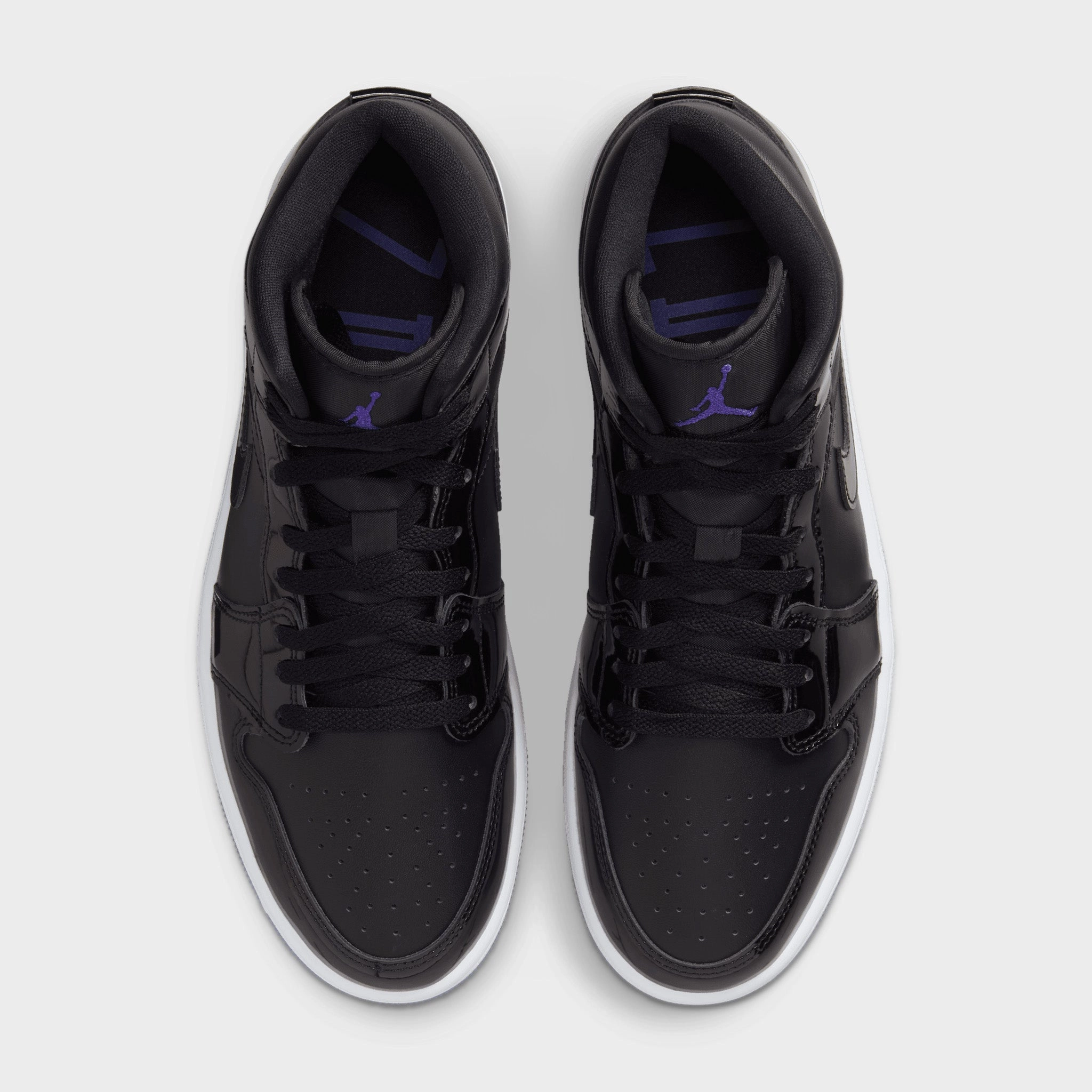 Jordan 1 Mid SE Black / Dark Concord - White