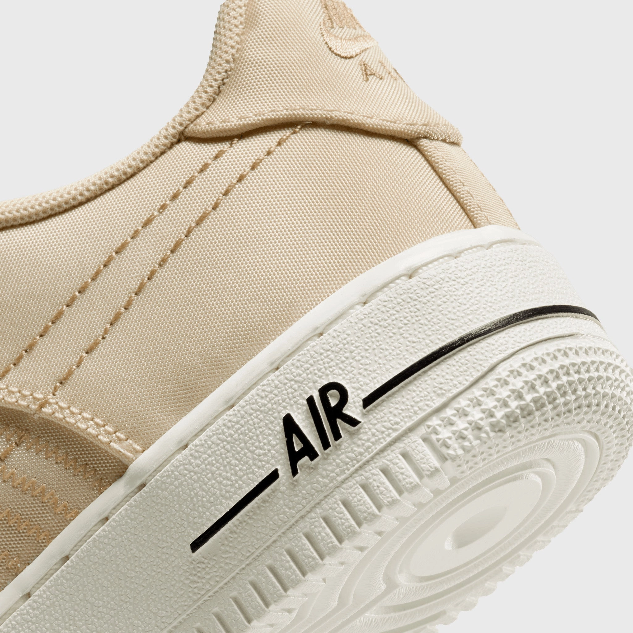 Nike Air Force 1 LV8 2 GS  Sandrift / Sail - Citron Pulse