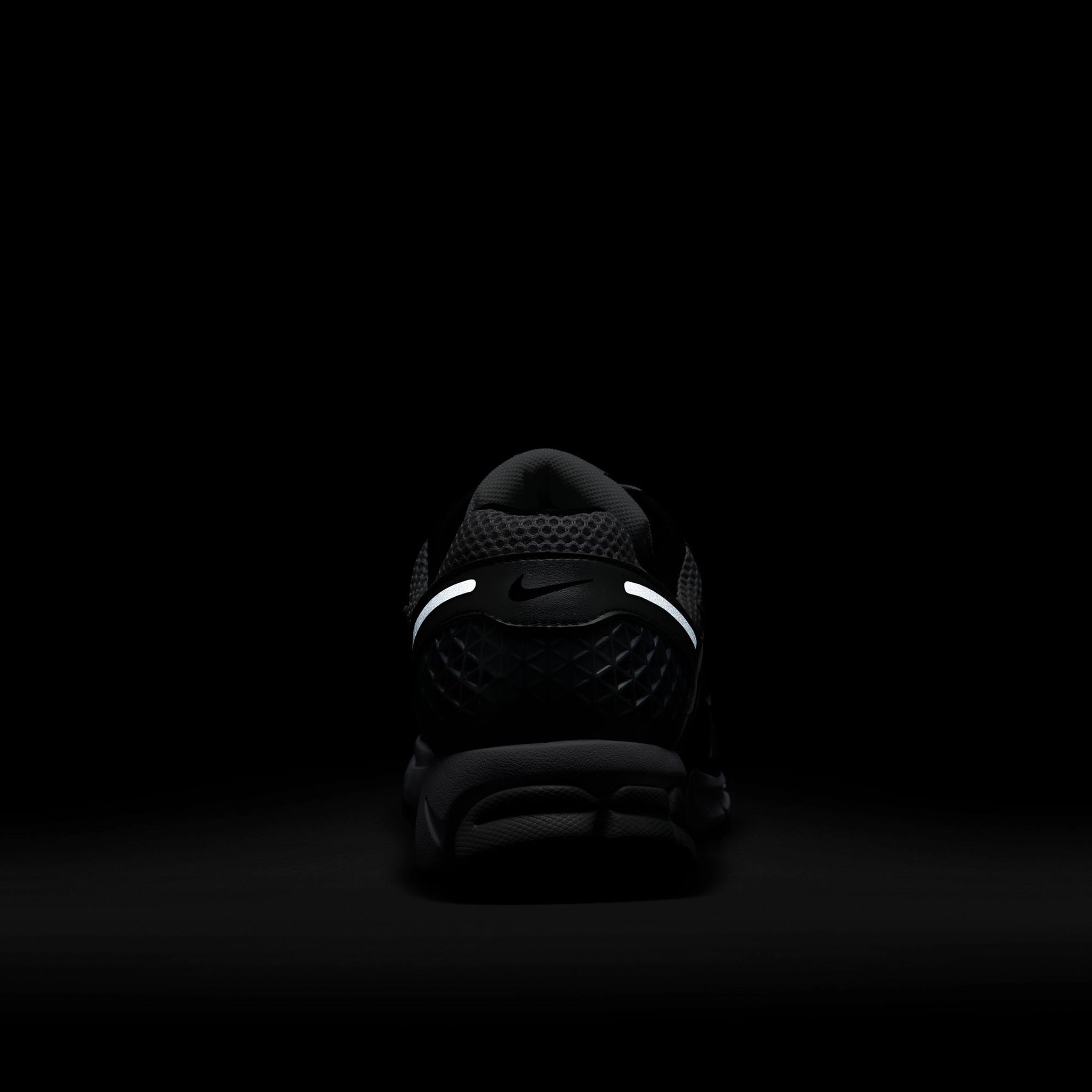 Nike Zoom Vomero 5 Metallic Silver / Black - Pure Platinum