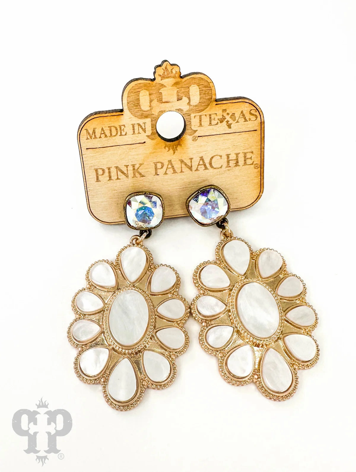 White Pearlized Flower Oval Earring